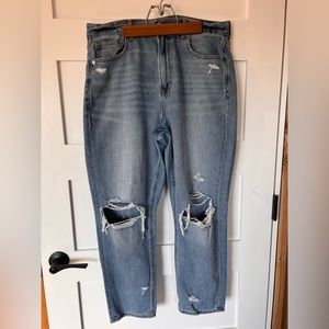 American Eagle 12 SHORT mom jeans distressed